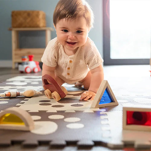 Toys and Babies  الألعاب والرضّع